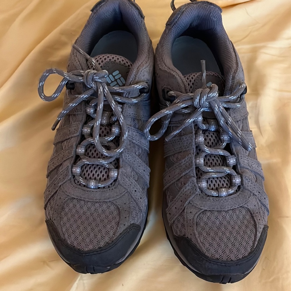 Columbia hiking sneakers size 7.5 EUC